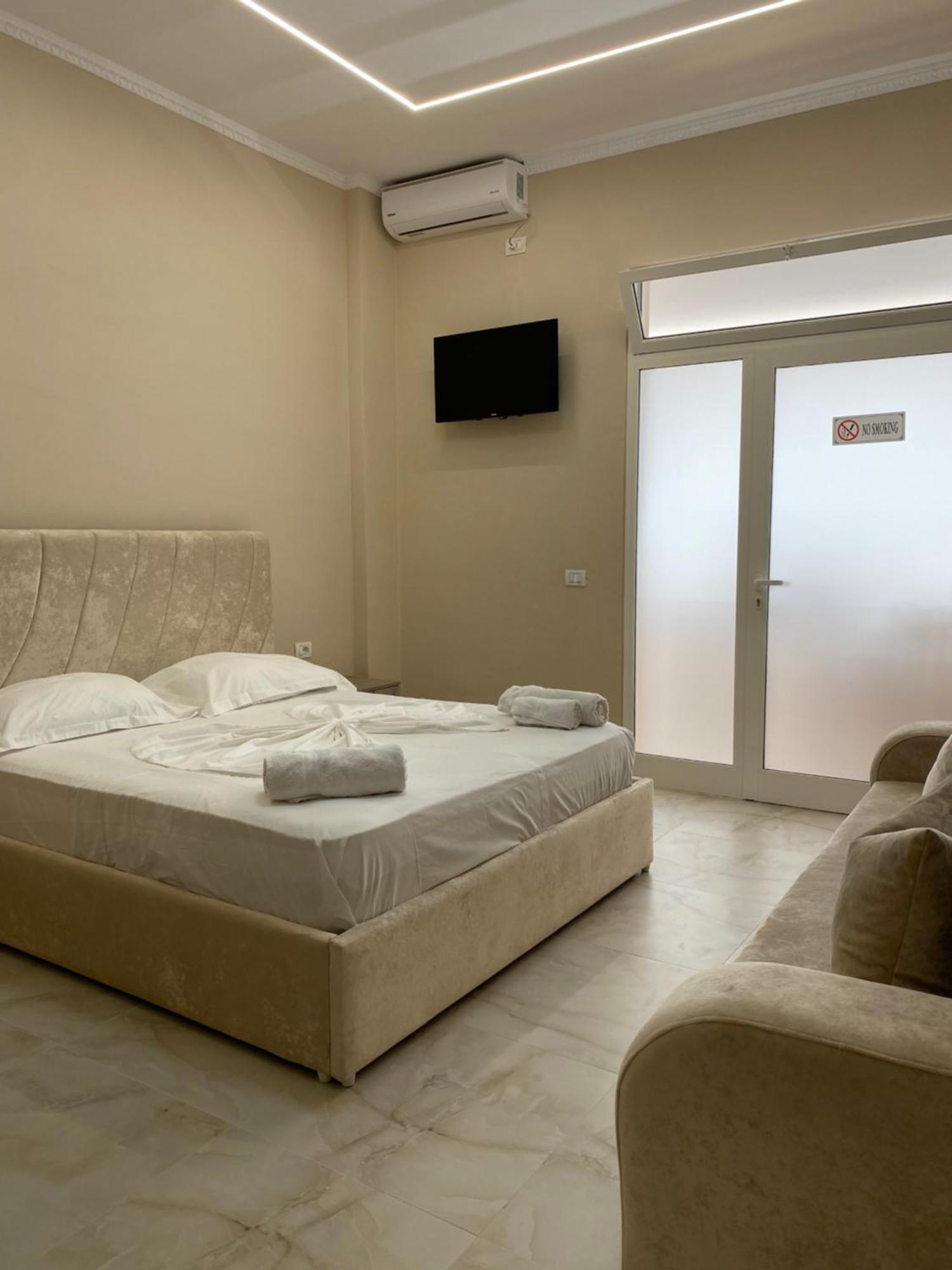 Troy Aparthotel ดูร์เรส ภายนอก รูปภาพ