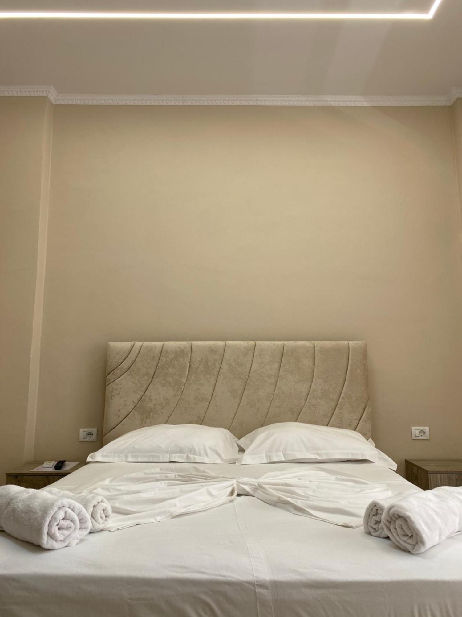 Troy Aparthotel ดูร์เรส ภายนอก รูปภาพ